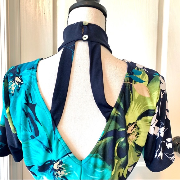 VENUS Jersey Knit Floral Strappy Back Blouse—SZ. M - Picture 3 of 14